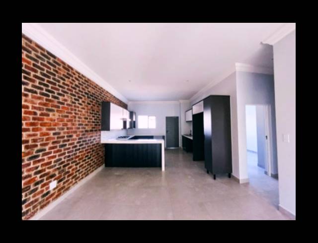 3 BEDROOM APARTMENT FOR SALE IN BRYANSTON
